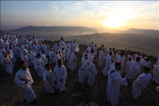 السامريون الفلسطينيون ينهون احتفالاتهم بعيد "العُرش" في نابلس