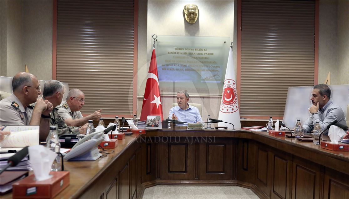 اجتماع لكبار القادة العسكريين الأتراك لبحث تطورات "نبع السلام"
