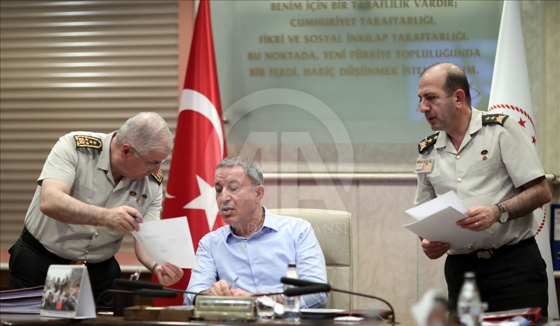اجتماع لكبار القادة العسكريين الأتراك لبحث تطورات "نبع السلام"
