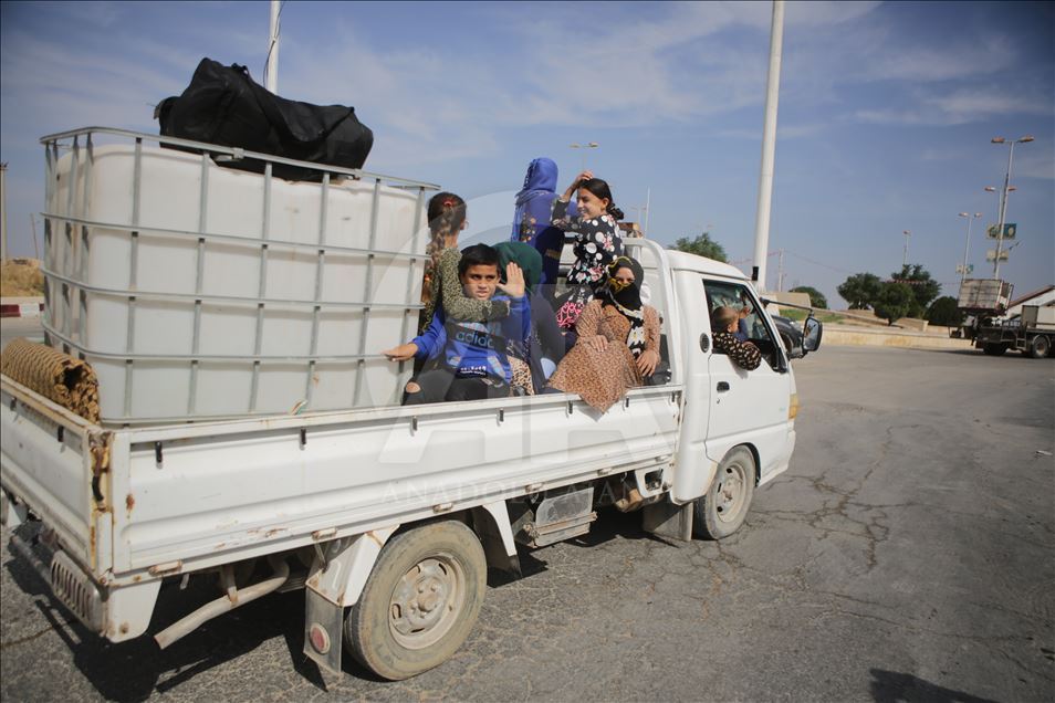 Banorët e Tal Abyadit filluan të kthehen në vendbanimet e çliruara nga terrori
