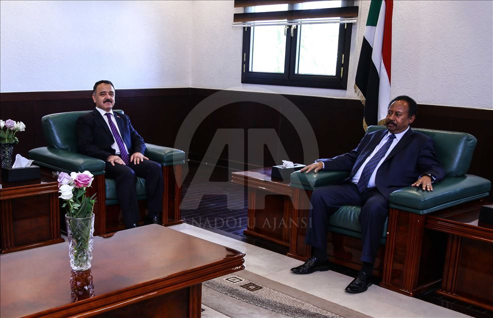 "حمدوك" يبحث مع السفير التركي في الخرطوم العلاقات الثنائية
