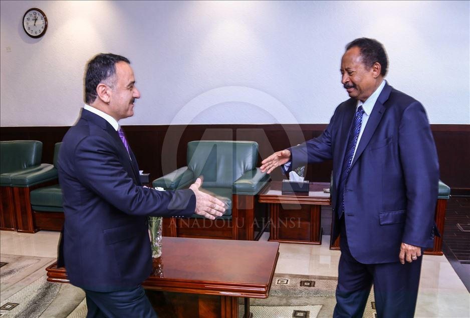 "حمدوك" يبحث مع السفير التركي في الخرطوم العلاقات الثنائية
