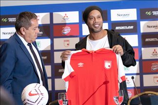 Así fue la visita de la estrella de fútbol Ronaldinho a Colombia
