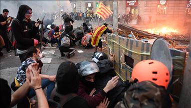 Friday's riots in Barcelona leave at least 62 injured