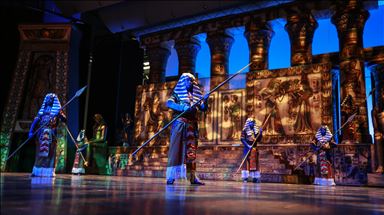 Aida, Radames'e aşkını 3 bin kişinin önünde haykıracak