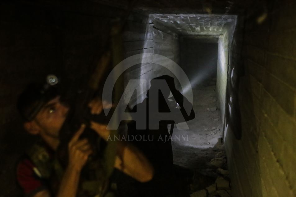 العثور على نفقين حفرهما الإرهابيون في "تل أبيض" شمالي سوريا
