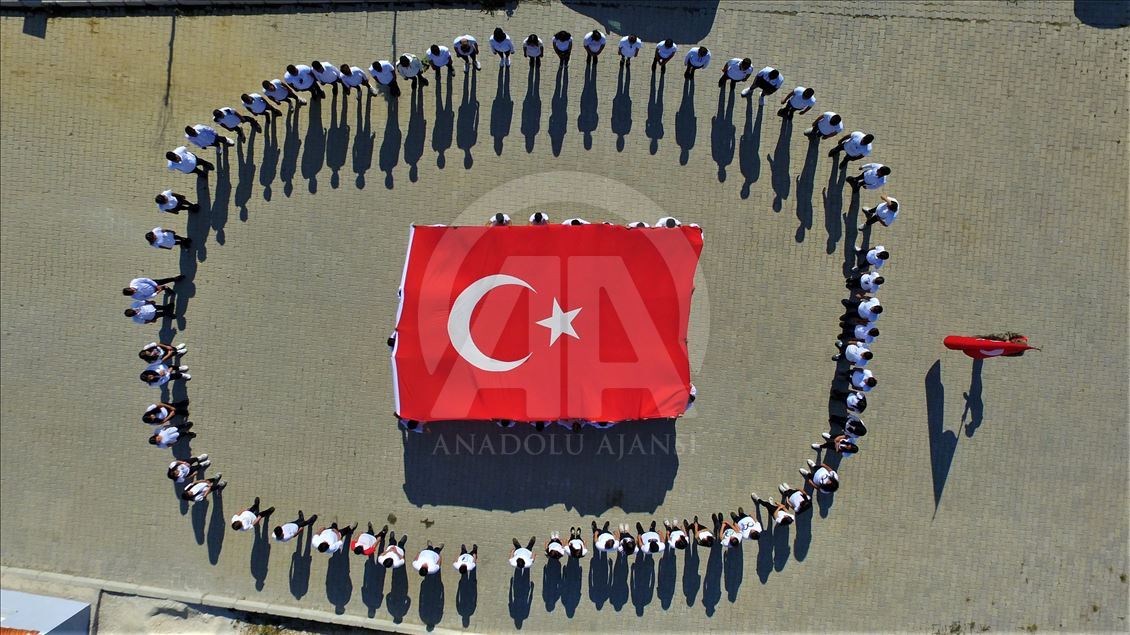 Manisa'da öğretmen ve öğrencilerden harekata destek