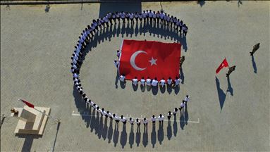 Manisa'da öğretmen ve öğrencilerden harekata destek