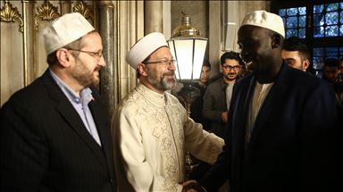 3. Afrika Müslüman Dini Liderler Zirvesi'ne gelenler sabah namazında buluştu