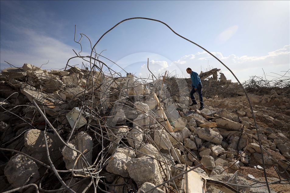 İsrail Doğu Kudüs'te Filistinlilere ait bir binayı yıktı