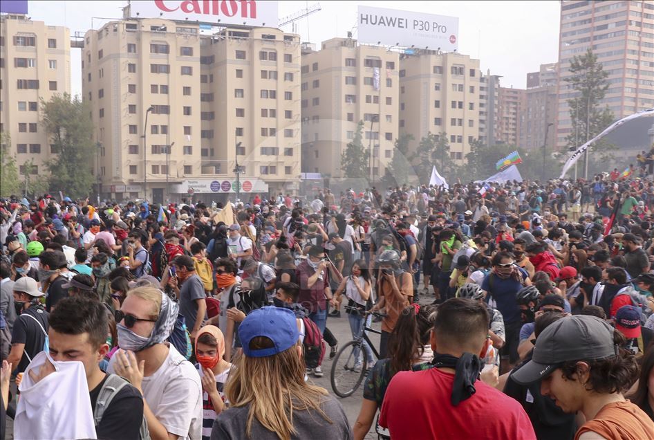 Şili'de protestocular kalıcı çözümler istiyor
