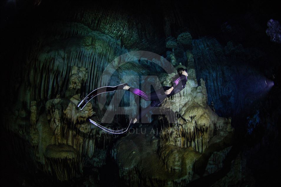 Sahika Ercumen u pećini na jugu Turske oborila svjetski rekord u slobodnom ronjenju 