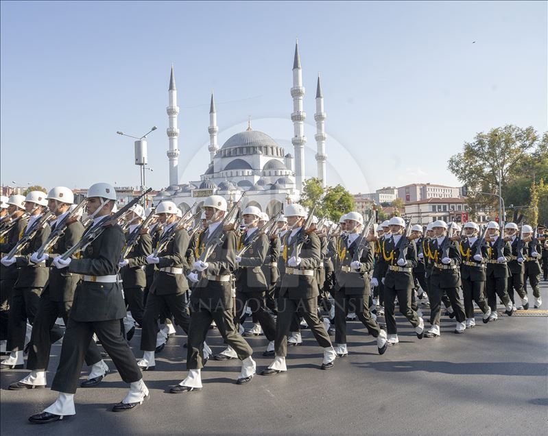 Başkentte 29 Ekim kortej yürüyüşü yapıldı