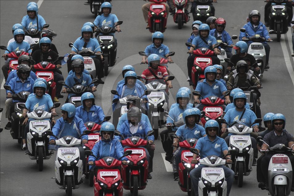 Parade kendaraan listrik di Jakarta 