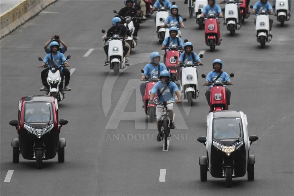 Parade kendaraan listrik di Jakarta 