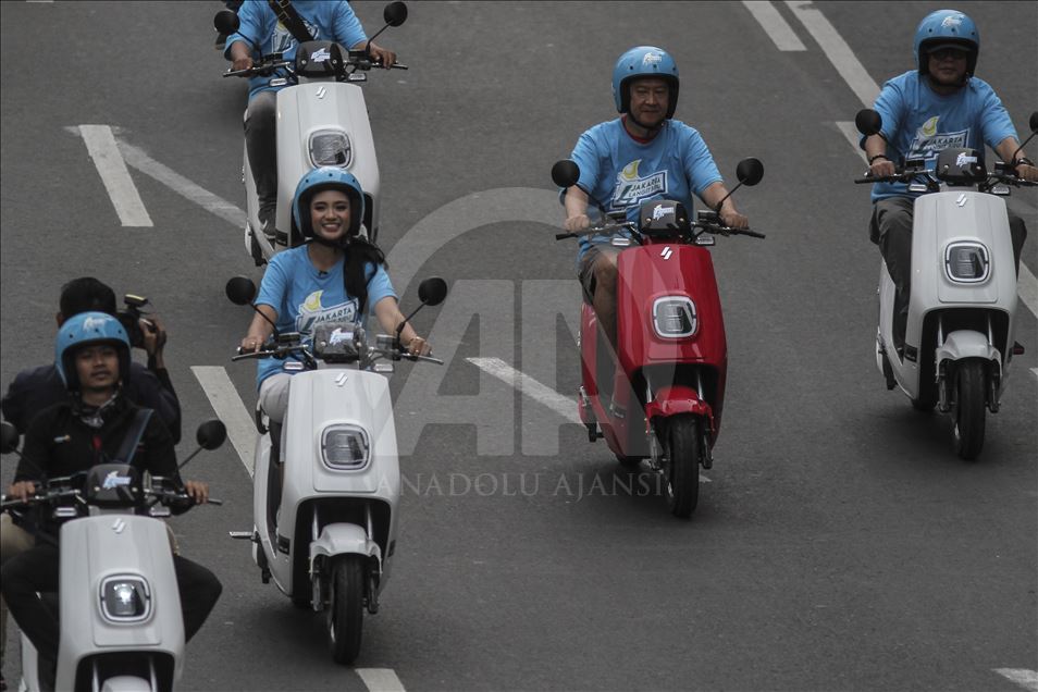 Parade kendaraan listrik di Jakarta 
