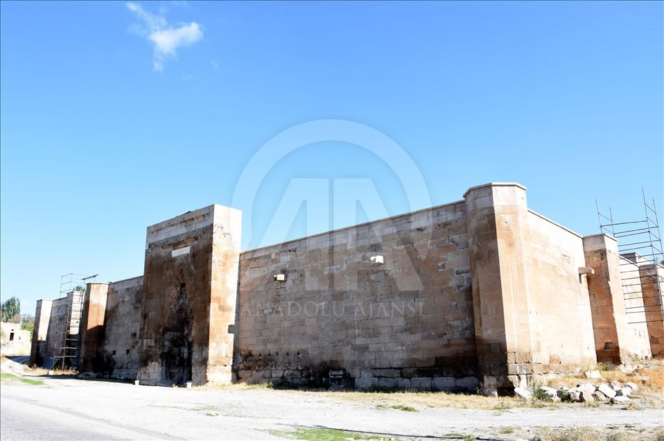 Ağzıkarahan Kervansarayı yıllara meydan okuyor