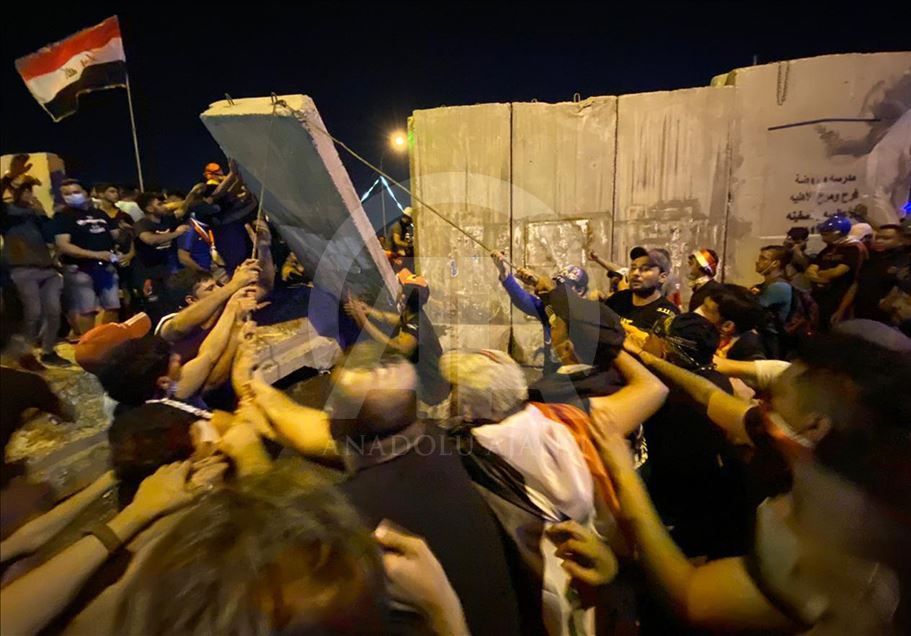 Irak'ta hükümet karşıtı gösteriler sürüyor
