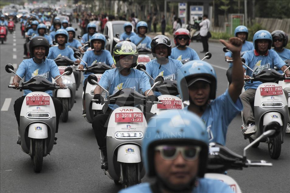Parade kendaraan listrik di Jakarta 
