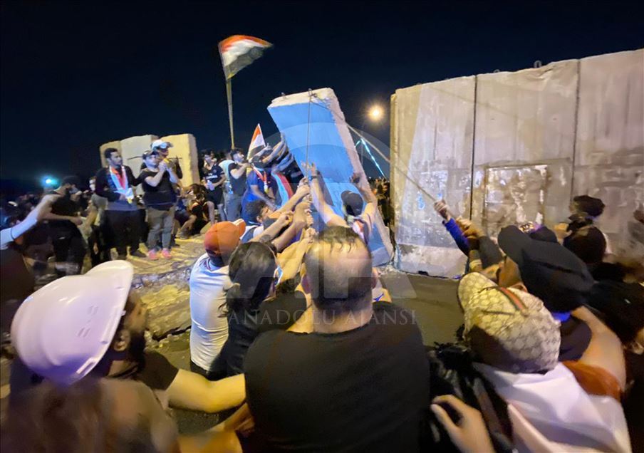 Irak'ta hükümet karşıtı gösteriler sürüyor
