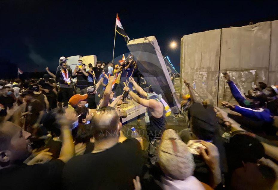 Irak'ta hükümet karşıtı gösteriler sürüyor
