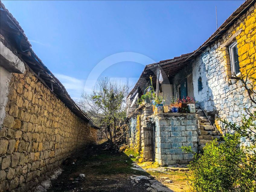 Anadolu köylerinin eski taş evleri