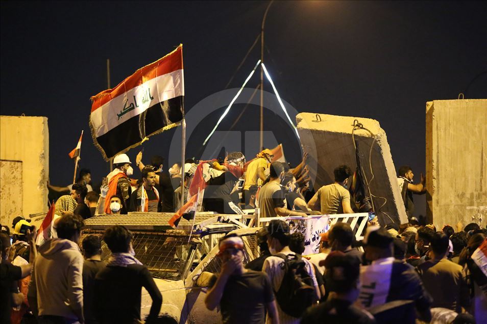 Irak'ta hükümet karşıtı gösteriler sürüyor
