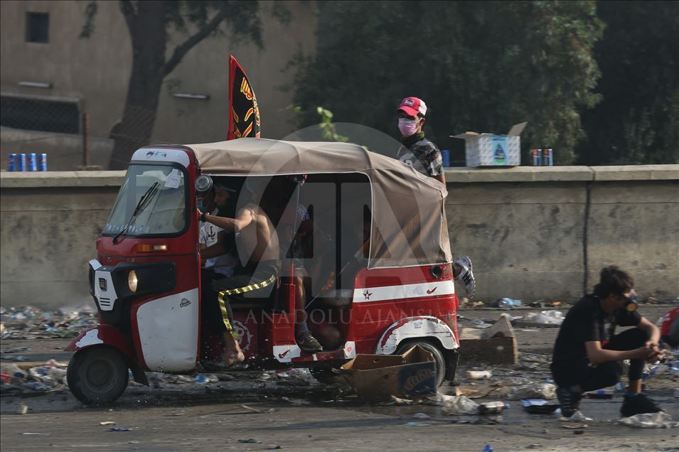 "Tuk tuk", mjetet simbol të protestave në Bagdad
