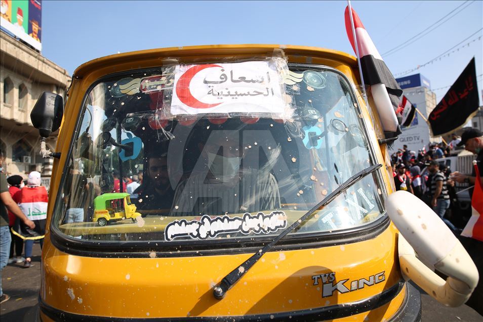 "Tuk tuk", mjetet simbol të protestave në Bagdad
