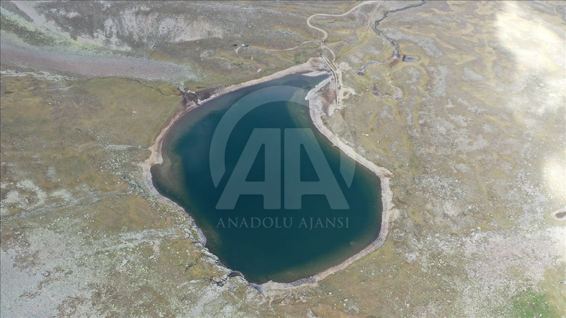 Lac du "paradis caché" turc : Destination pour les amoureux de la nature