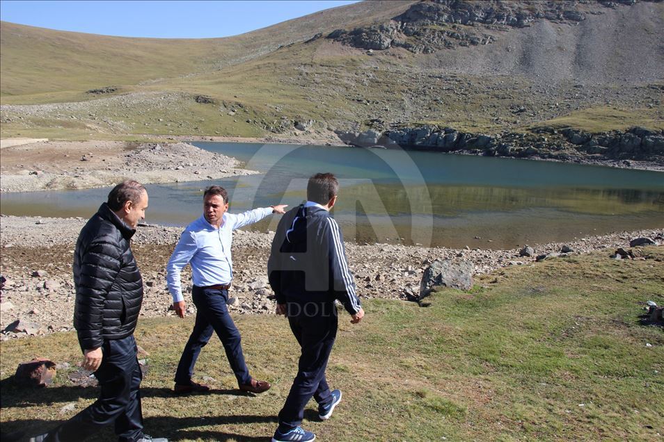 Lac du "paradis caché" turc : Destination pour les amoureux de la nature