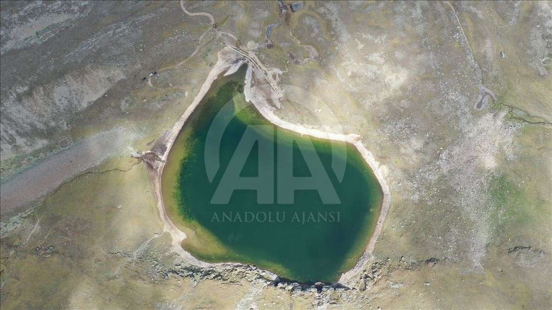 Lac du "paradis caché" turc : Destination pour les amoureux de la nature