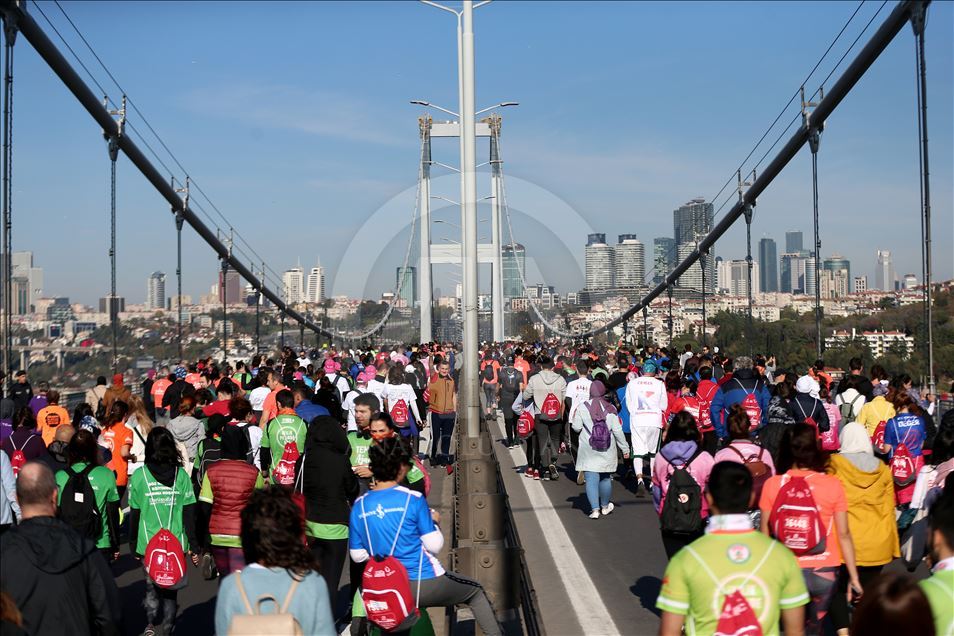 В Стамбуле стартовал 41-й международный марафон Vodafone
