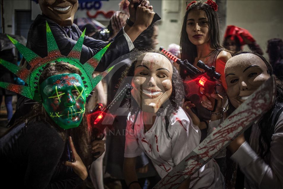 Kolombiya'da Zombi yürüyüşü