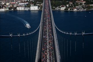 Во Истанбул се одржува единствениот интерконтинетален маратон на светот