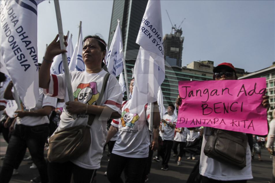 Pawai kerukunan umat beragama