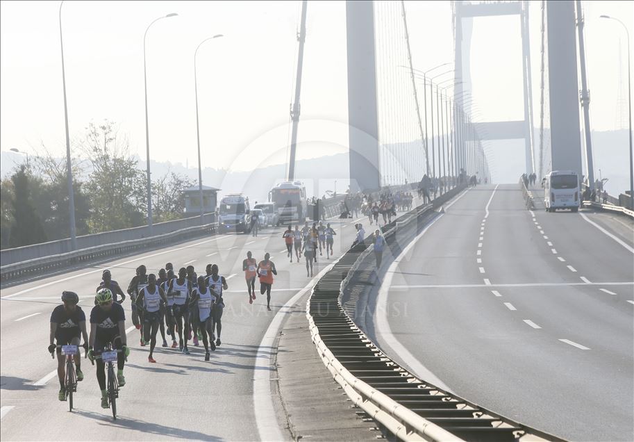 Las mejores imágenes de la única maratón intercontinental del mundo en Estambul