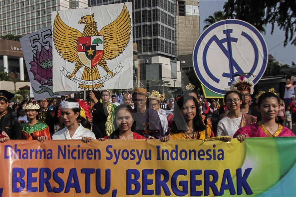 Pawai kerukunan umat beragama