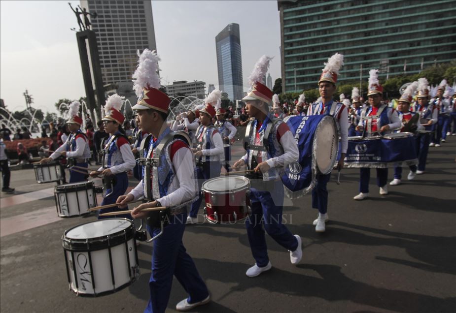 Pawai kerukunan umat beragama