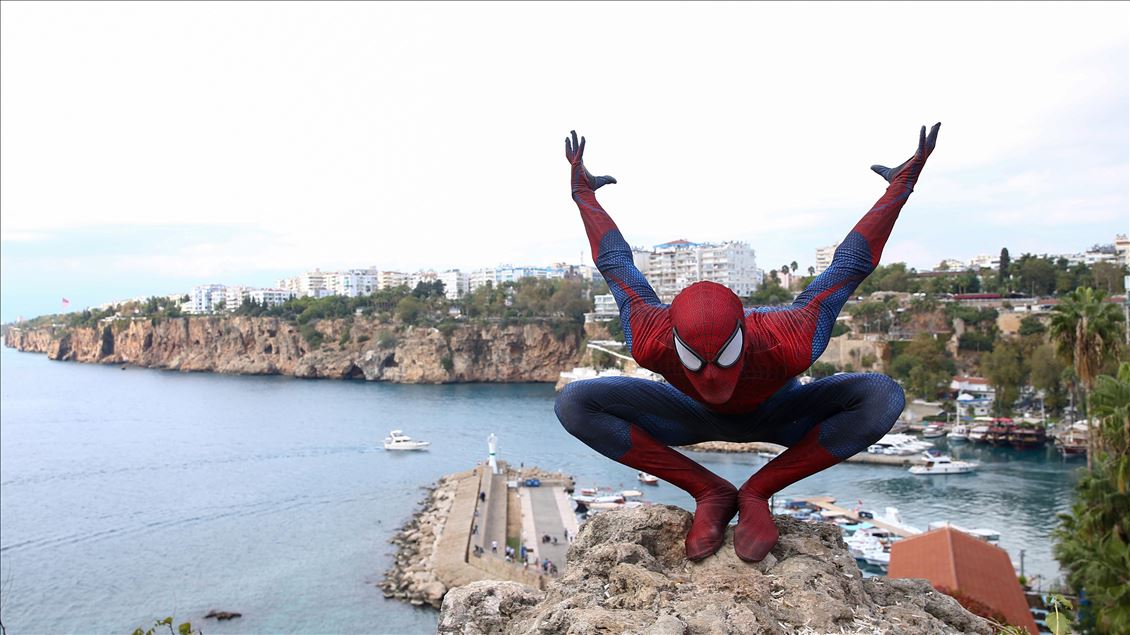 Turkish man's Spider-Man performance in Turkey's Antalya