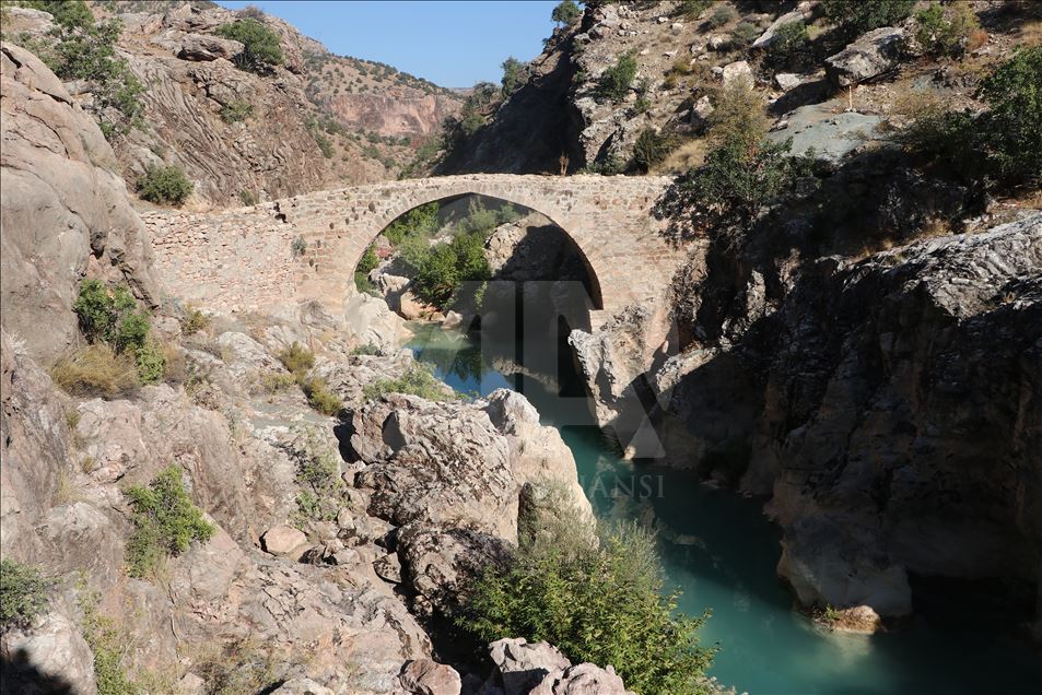 Göksu'nun Toroslardaki gerdanlığı: Salavat ve Cırlavık köprüleri