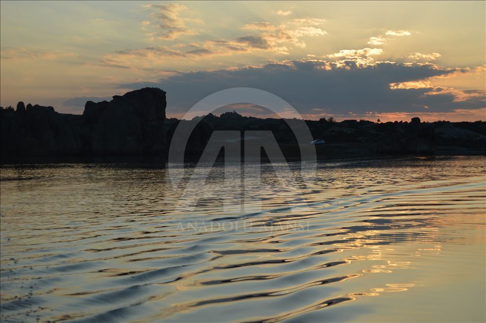 چشم انداز زیبای غروب آفتاب در دشت «فریگ» ترکیه
