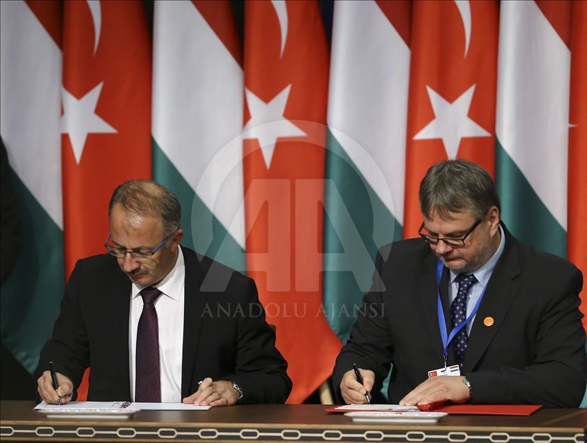 Türkiye-Macaristan arasındaki anlaşmaların imza töreni