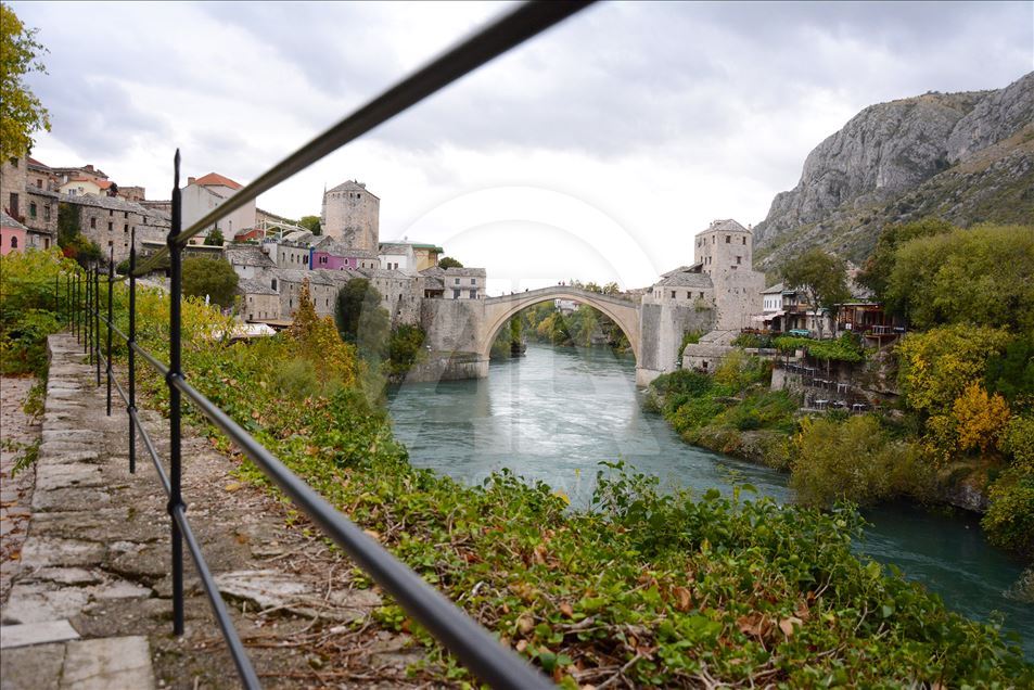 Mostar - исторический мост, объединяющий народы
