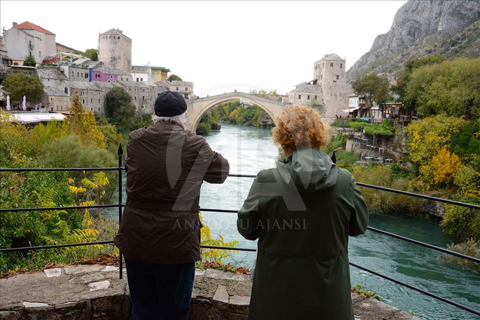 Mostar Köprüsü medeniyetleri birleştirmeye devam ediyor