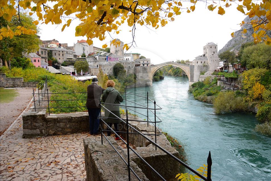 Mostar Köprüsü medeniyetleri birleştirmeye devam ediyor