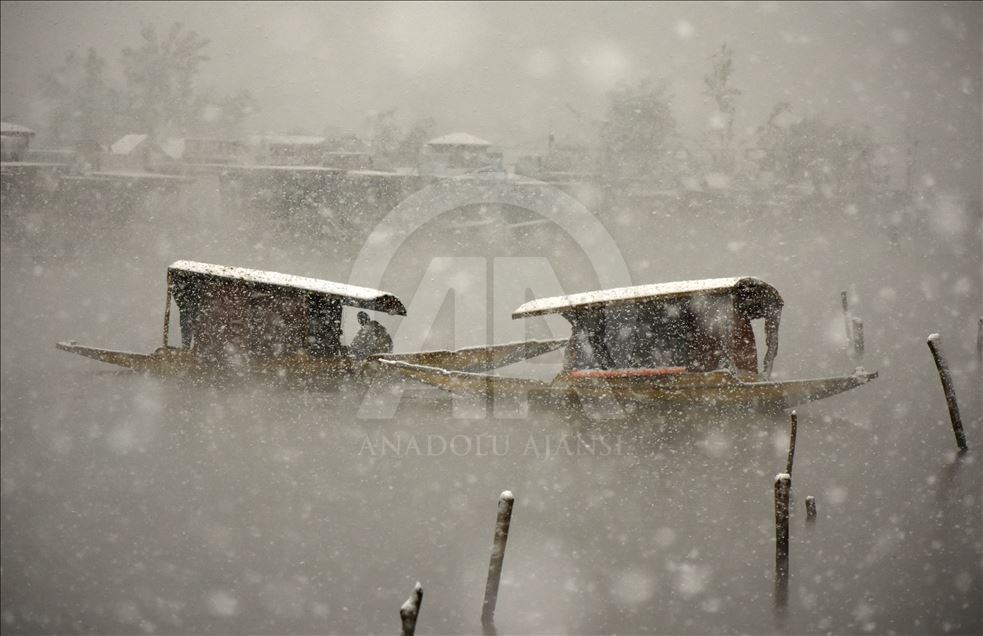 Cammu Keşmir'de kar yağışı