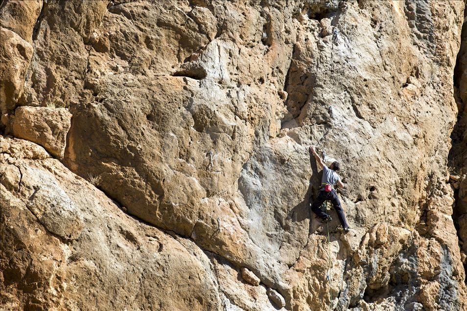 First rock climbing in Turkey's Diyarbakir