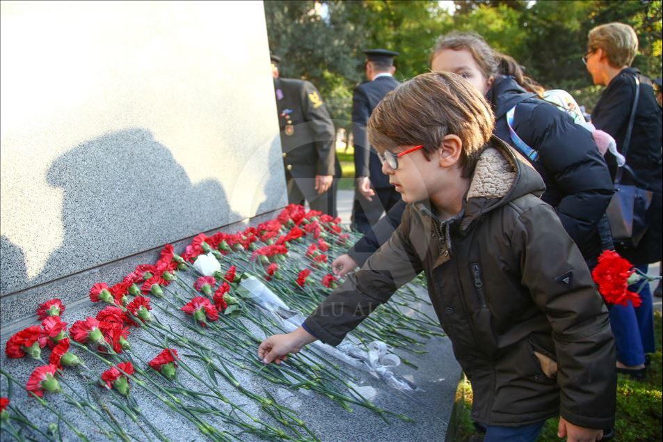 Büyük Önder Atatürk'ü anıyoruz