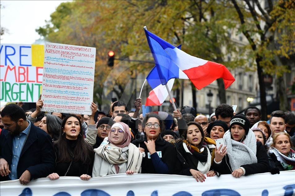 Hiljade ljudi na ulicama Pariza na protestima protiv islamofobije